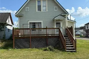 426 W 4th St, Uhrichsville, OH 44683 - Photo 11