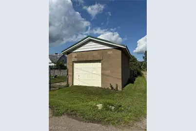 426 W 4th Street, Uhrichsville, OH 44683 - Photo 13