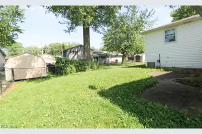 815 W Shore Blvd, Sheffield Lake, OH 44054 - Photo 19