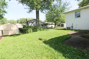 815 W Shore Blvd, Sheffield Lake, OH 44054 - Photo 19