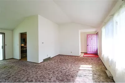815 W Shore Blvd, Sheffield Lake, OH 44054 - Photo 3