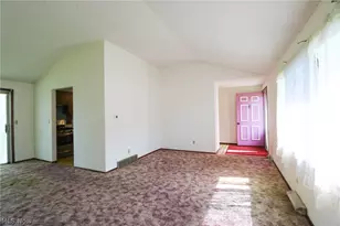 815 W Shore Blvd, Sheffield Lake, OH 44054 - Photo 3