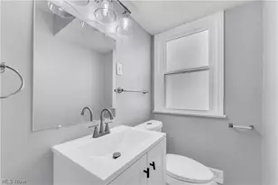 30021 Robert St, Wickliffe, OH 44092 - Photo 15