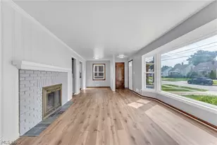 30021 Robert St, Wickliffe, OH 44092 - Photo 7