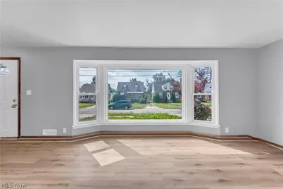 30021 Robert Street, Wickliffe, OH 44092 - Photo 3