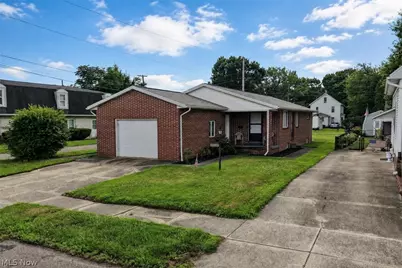 1022 Logan Avenue NW, New Philadelphia, OH 44663 - Photo 1