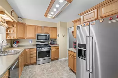 1872 19th Street, Cuyahoga Falls, OH 44223 - Photo 11