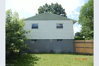 1709 42nd Street NW, Canton, OH 44709 - Photo 3