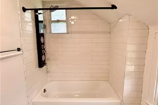 689 Brown St, Akron, OH 44311 - Photo 9