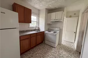 689 Brown St, Akron, OH 44311 - Photo 5