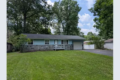 18015 Hillcrest Drive, Lake Milton, OH 44429 - Photo 1