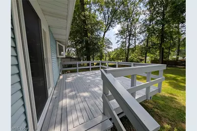 18015 Hillcrest Drive, Lake Milton, OH 44429 - Photo 11