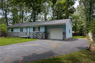 18015 Hillcrest Dr, Lake Milton, OH 44429 - Photo 7