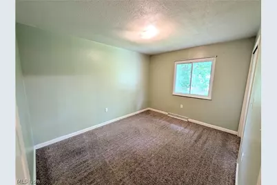 18015 Hillcrest Drive, Lake Milton, OH 44429 - Photo 27