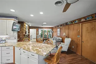 671 S sheraton Dr, Akron, OH 44319 - Photo 7