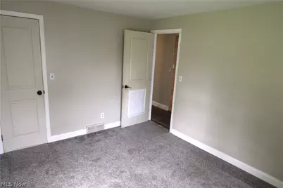 164 Sipple Avenue, Amherst, OH 44001 - Photo 9