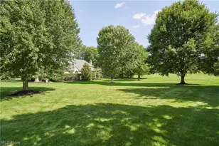 3740 Winterberry Dr, Akron, OH 44333 - Photo 15