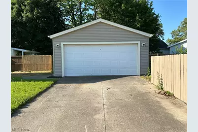 2140 W 47th Street, Loveland, OH 44102 - Photo 3