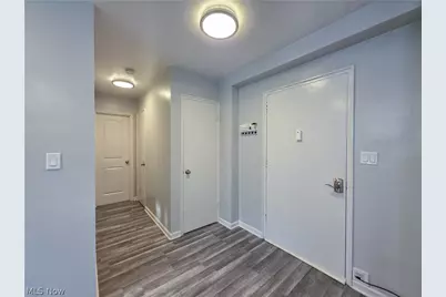11820 Edgewater Drive #608, Oakwood, OH 44107 - Photo 5