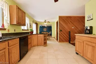 8252 Plains Rd, Mentor, OH 44060 - Photo 23