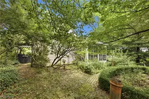 303 Cordelia St SW, North Canton, OH 44720 - Photo 7