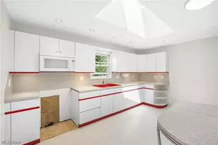 4089 Addison Ave NE, Louisville, OH 44641 - Photo 9