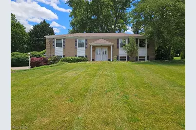 8162 Mona Street SW, Navarre, OH 44662 - Photo 3