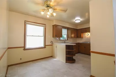 2497 Rosewae Drive, Youngstown, OH 44511 - Photo 9