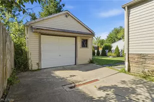29963 Phillips Ave, Wickliffe, OH 44092 - Photo 31