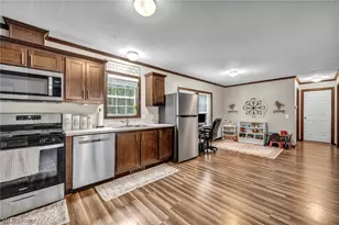 285 Westwoods, Amherst, OH 44001 - Photo 13