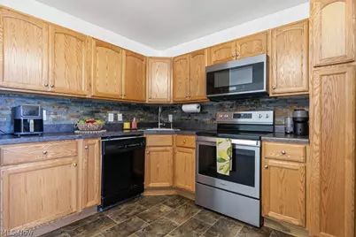 2619 Center Avenue, Alliance, OH 44601 - Photo 9