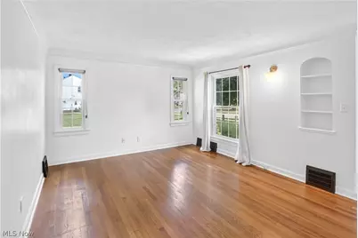 16305 Munn Road, Loveland, OH 44111 - Photo 7