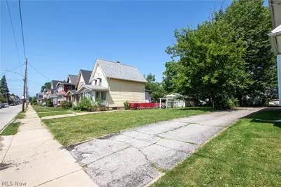 2185 W 105th Street, Loveland, OH 44102 - Photo 9