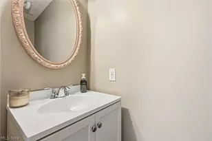 542 Topaz Ln, Brunswick, OH 44212 - Photo 21