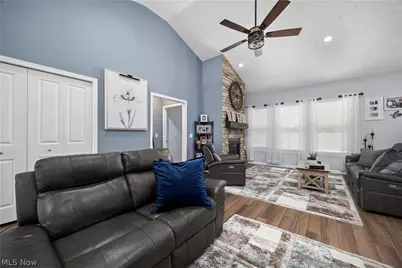 109 W Spring Drive, Elyria, OH 44035 - Photo 7