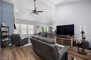 109 W Spring Dr, Elyria, OH 44035 - Photo 5