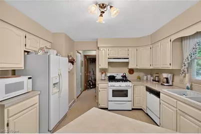 1667 Cadbury Street NW, Massillon, OH 44646 - Photo 13