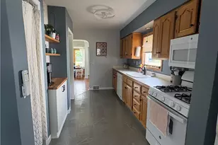 246 Hilliard Rd, Elyria, OH 44035 - Photo 5