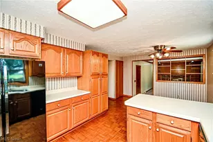 11937 Basswood Ave NW, Uniontown, OH 44685 - Photo 9