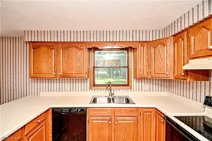 11937 Basswood Ave NW, Uniontown, OH 44685 - Photo 11