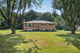 8494 E Wadora Cir NW, North Canton, OH 44720 - Photo 3