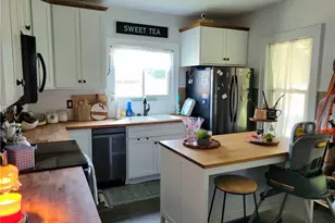 391 S 9th St, Coshocton, OH 43812 - Photo 7