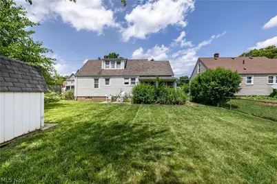 1644 37th Street NW, Canton, OH 44709 - Photo 3