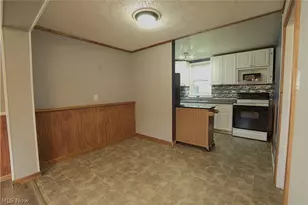 34 Kenmore Ave, Barberton, OH 44203 - Photo 5