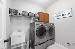 8329 Beaumont Dr, Mentor, OH 44060 - Photo 17