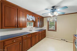 1904 Lincoln Way E, Massillon, OH 44646 - Photo 9
