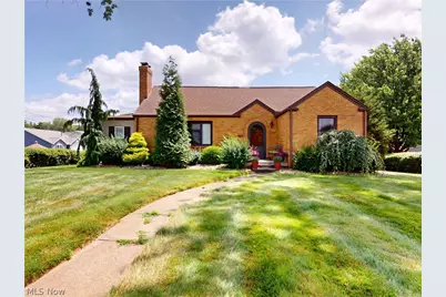 2414 Lakeside Avenue NW, Canton, OH 44708 - Photo 1