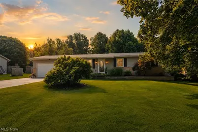 13452 Sunflower Avenue NW, Mogadore, OH 44260 - Photo 3