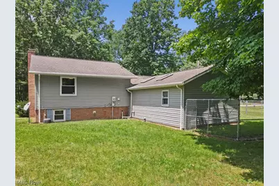 13166 Meadow Street NE, Alliance, OH 44601 - Photo 3