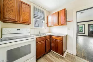 1318 Middle Ave, Elyria, OH 44035 - Photo 13